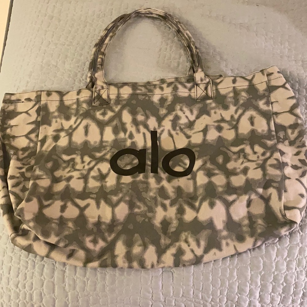 Alo tote bag